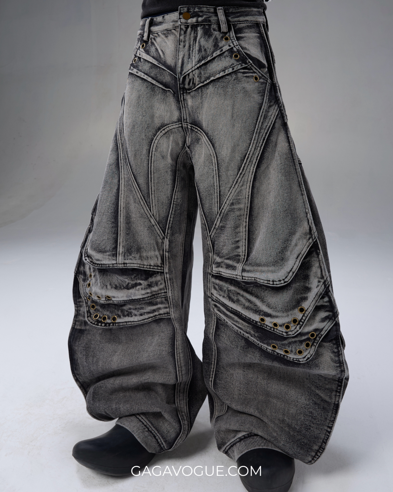 LOOK 1: PRE-FALL 2026