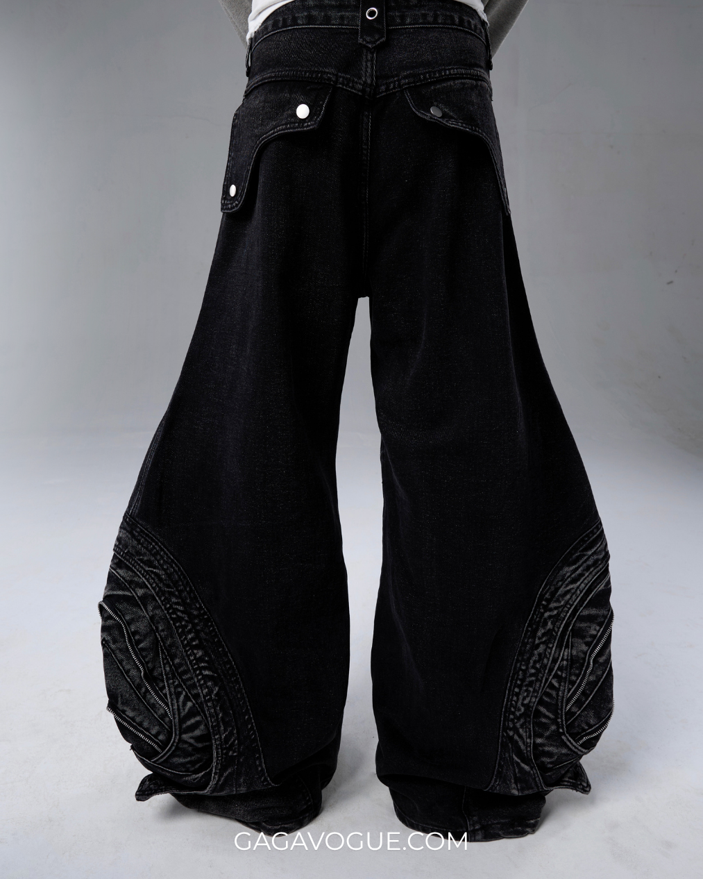 LOOK 10: PRE-FALL 2026