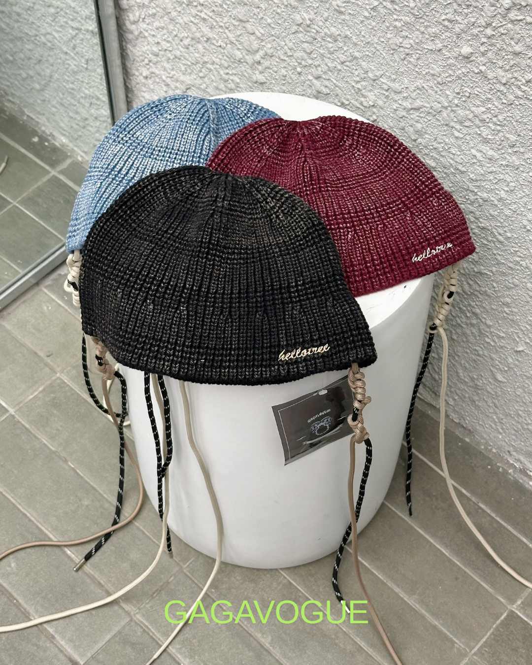 GAGAVOGUE KNIT BUCKET HAT WITH CORD