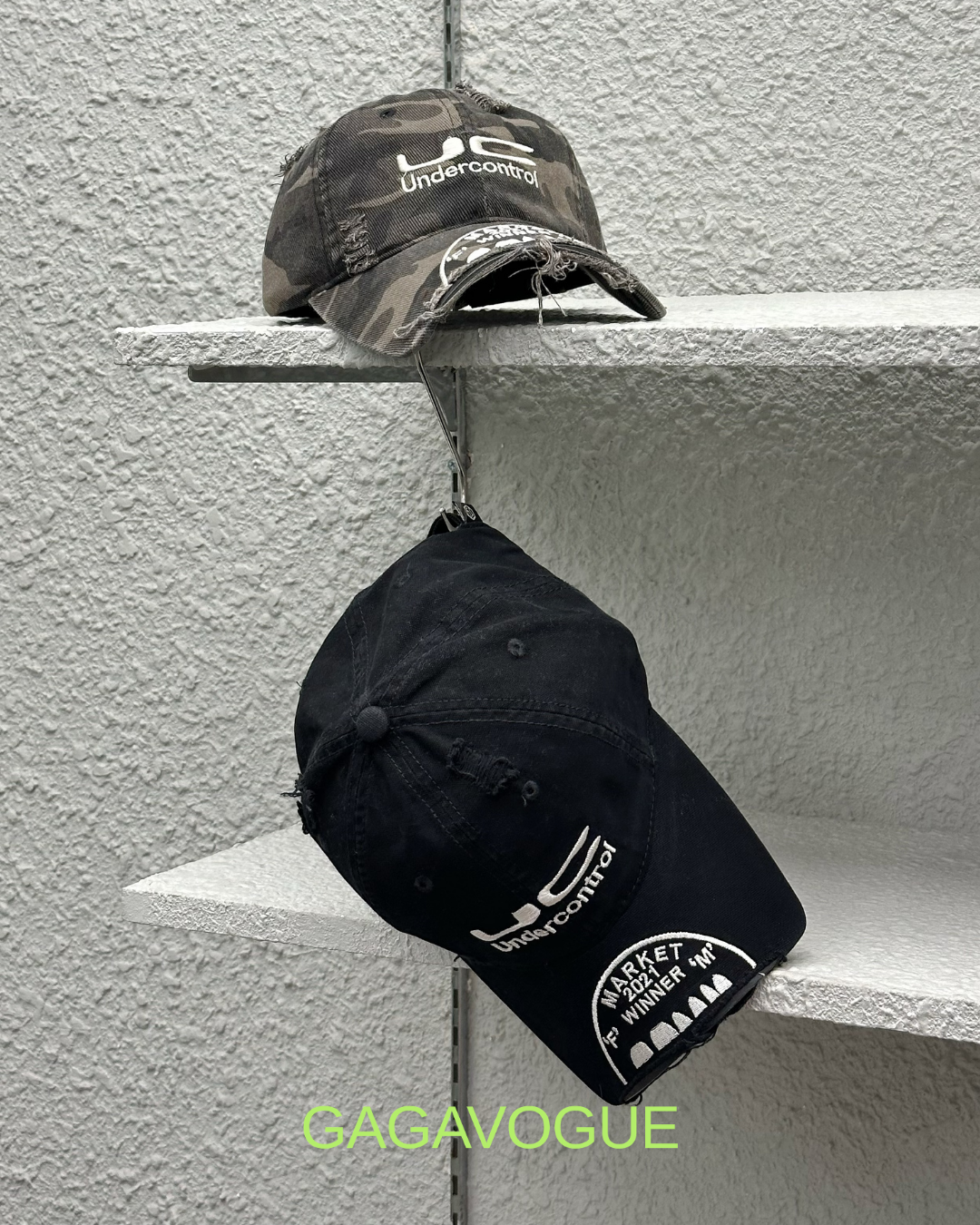 GAGAVOGUE UC CAMO DISTRESSED CAP