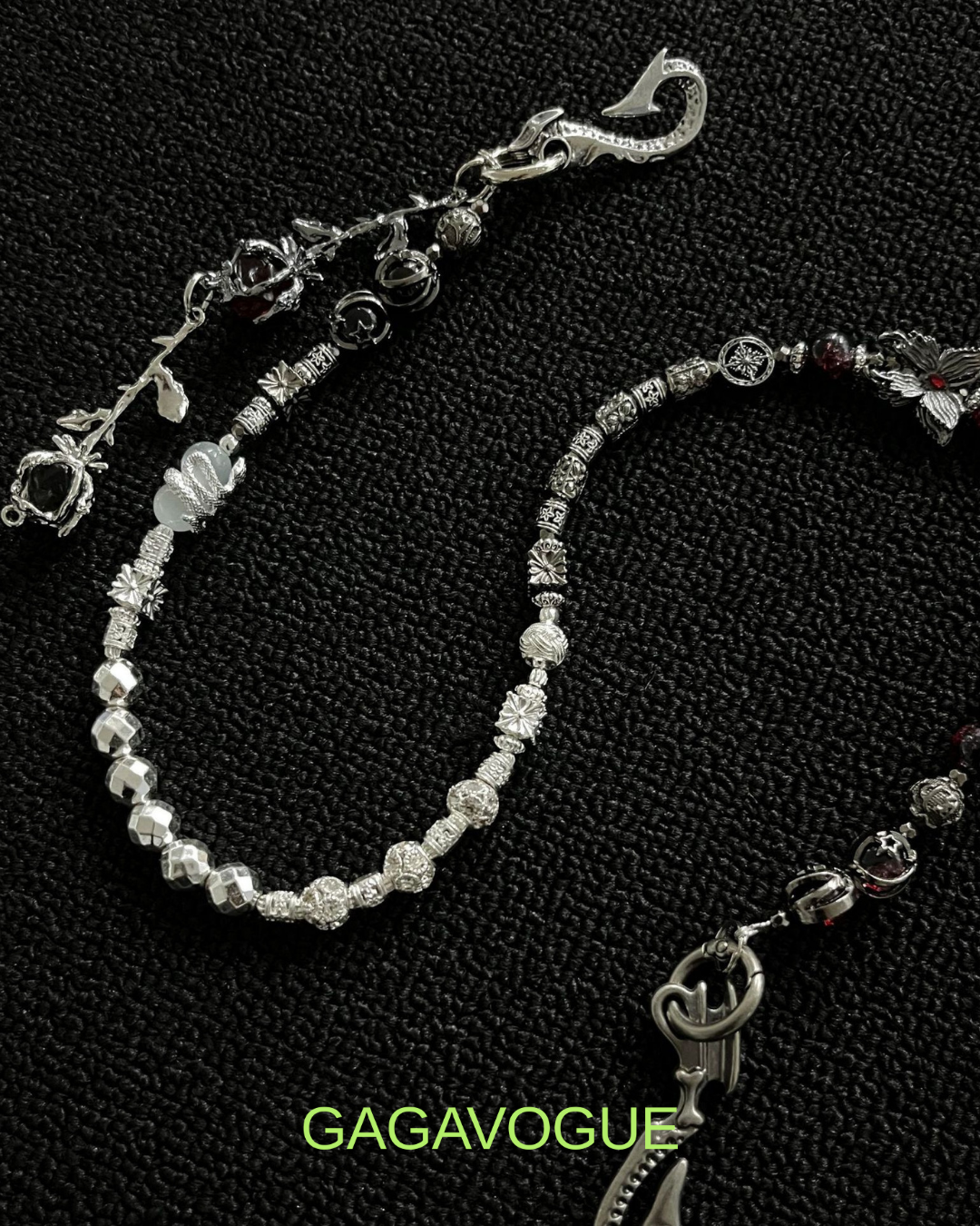 GAGAVOGUE BUTTERFLY BEADED WALLET CHAIN