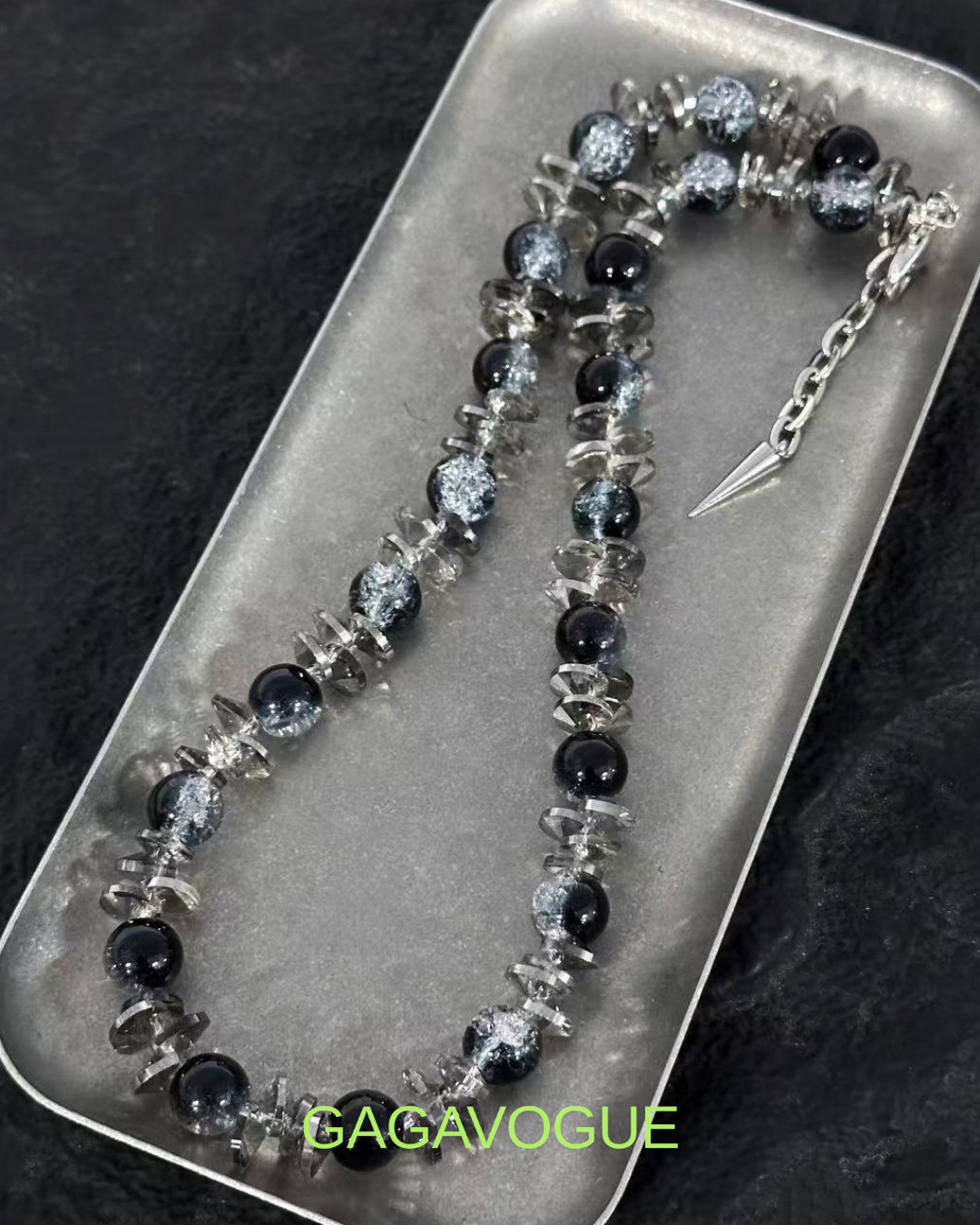 GAGAVOGUE BLACK STONE SPIKE NECKLACE