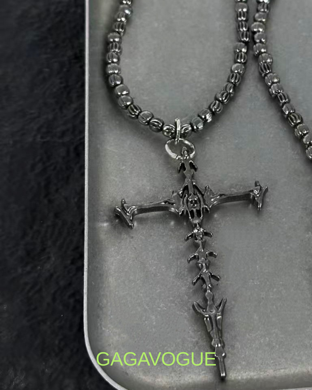 GAGAVOGUE THORN CROSS NECKLACE