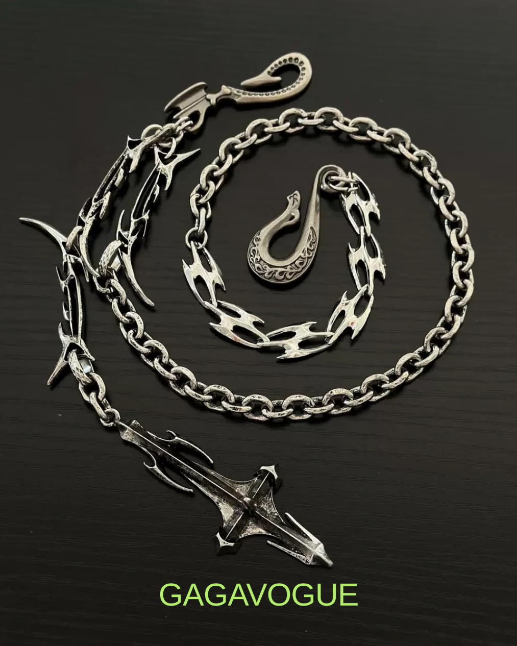 GAGAVOGUE SILVER SPIKE CROSS DETAILED WALLET CHAIN
