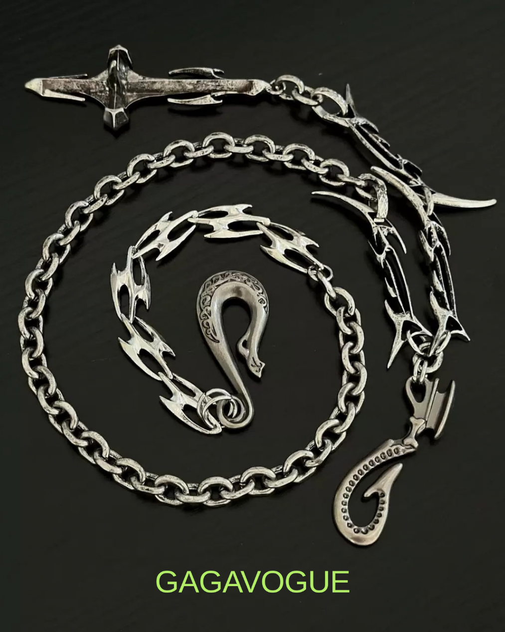 GAGAVOGUE SILVER SPIKE CROSS DETAILED WALLET CHAIN
