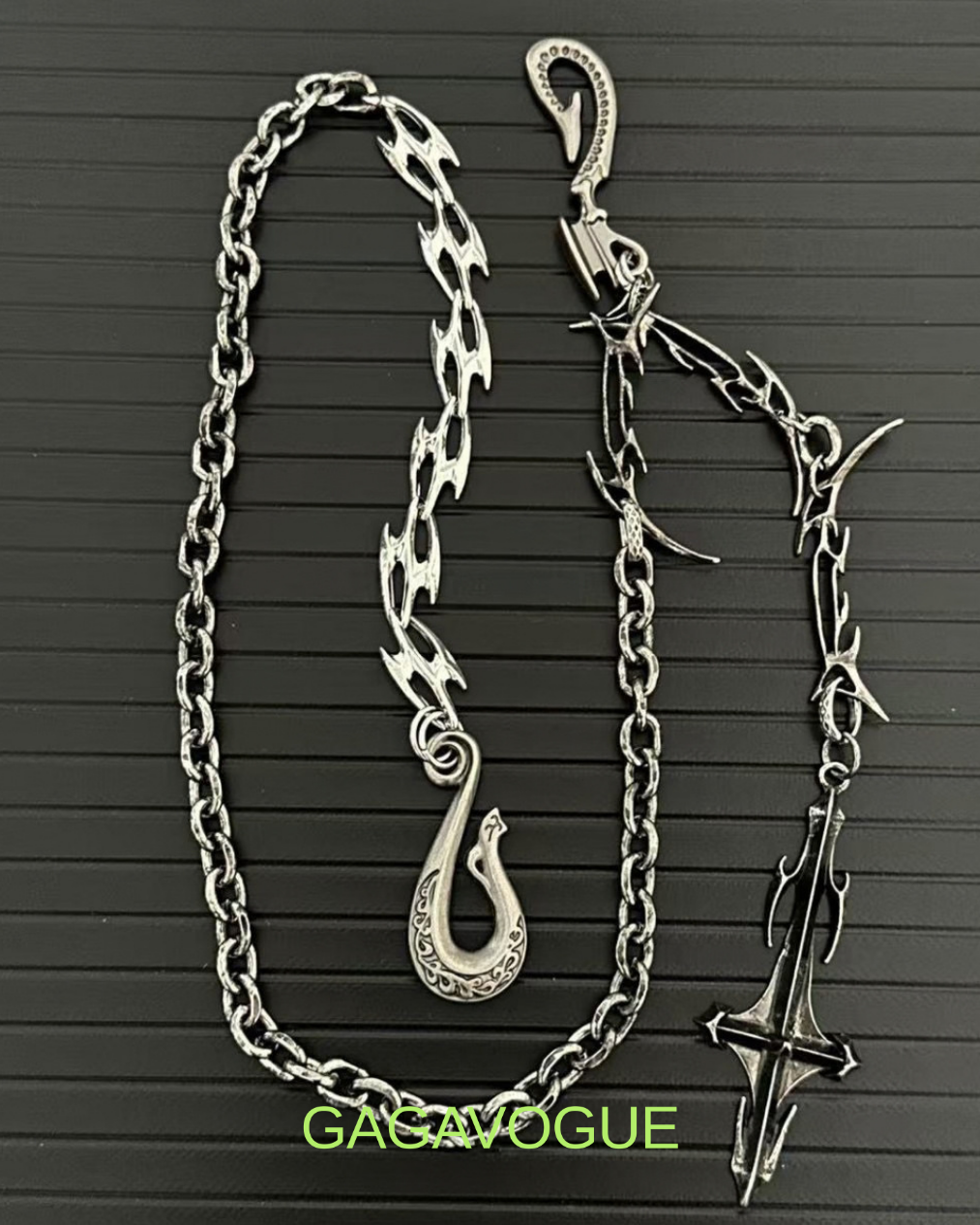 GAGAVOGUE SILVER SPIKE CROSS DETAILED WALLET CHAIN