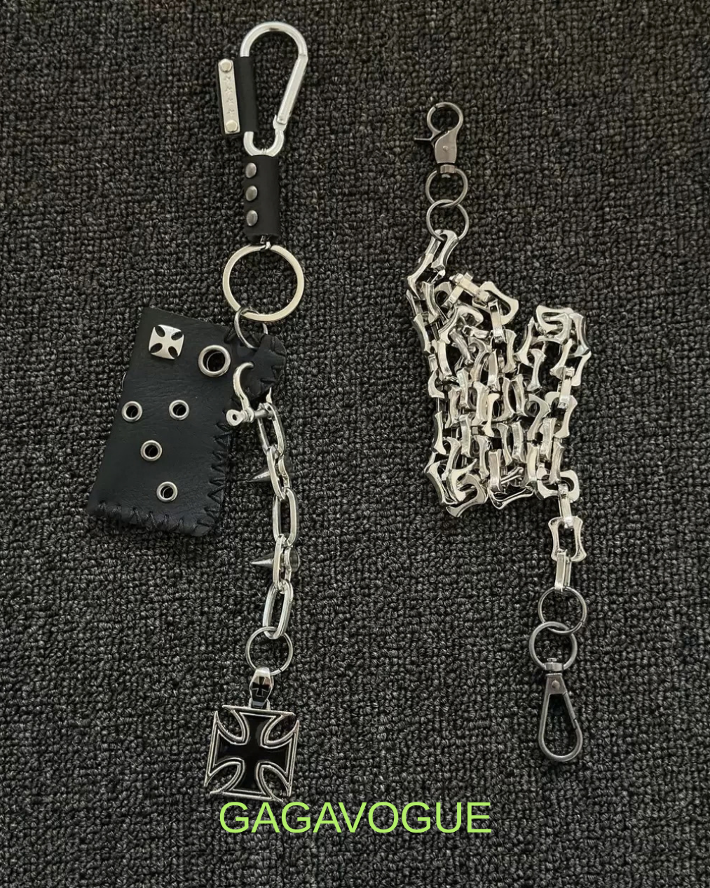 GAGAVOGUE SILVER CROSS PENDANT LEATHER DETAIL WALLET CHAIN
