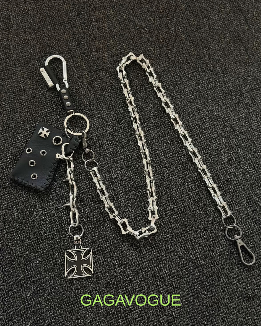 GAGAVOGUE SILVER CROSS PENDANT LEATHER DETAIL WALLET CHAIN