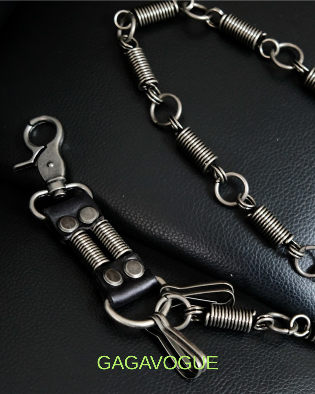 GAGAVOGUE SPRING LINK FANG CHARM WALLET CHAIN