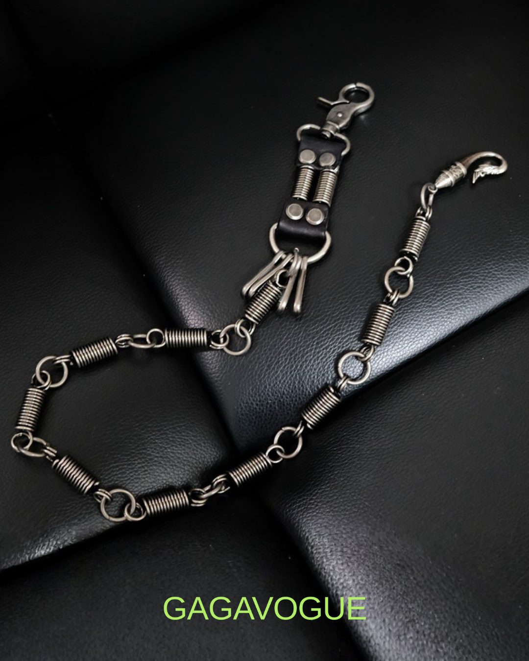 GAGAVOGUE SPRING LINK FANG CHARM WALLET CHAIN