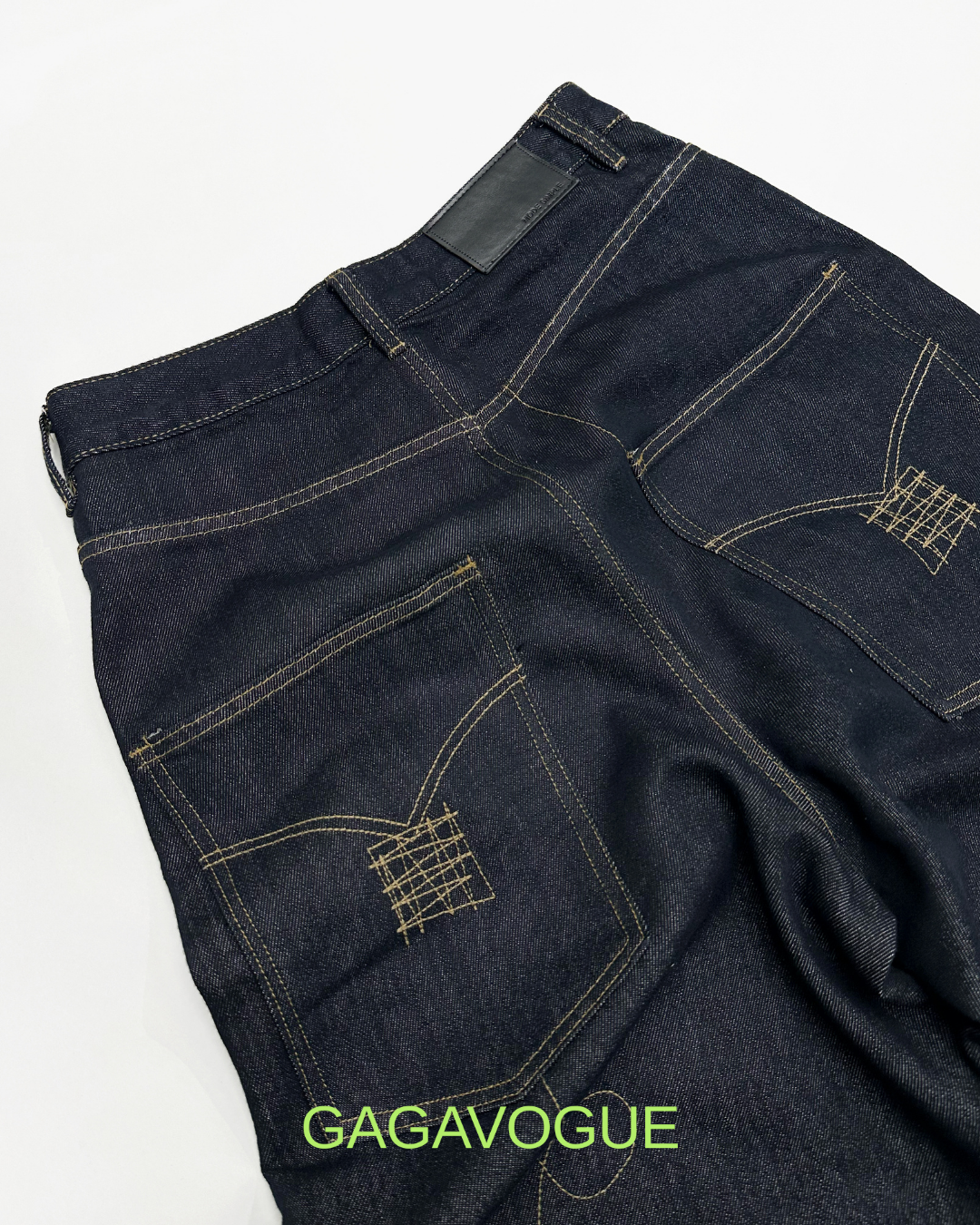 GAGAVOGUE CONTRAST STITCH DENIM SHORTS