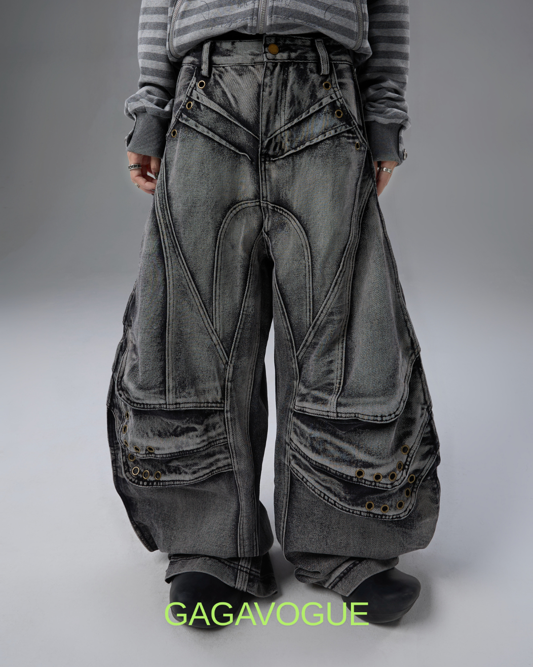 GAGAVOGUE MULTI POCKET DISTRESSED WIDE LEG PANTS