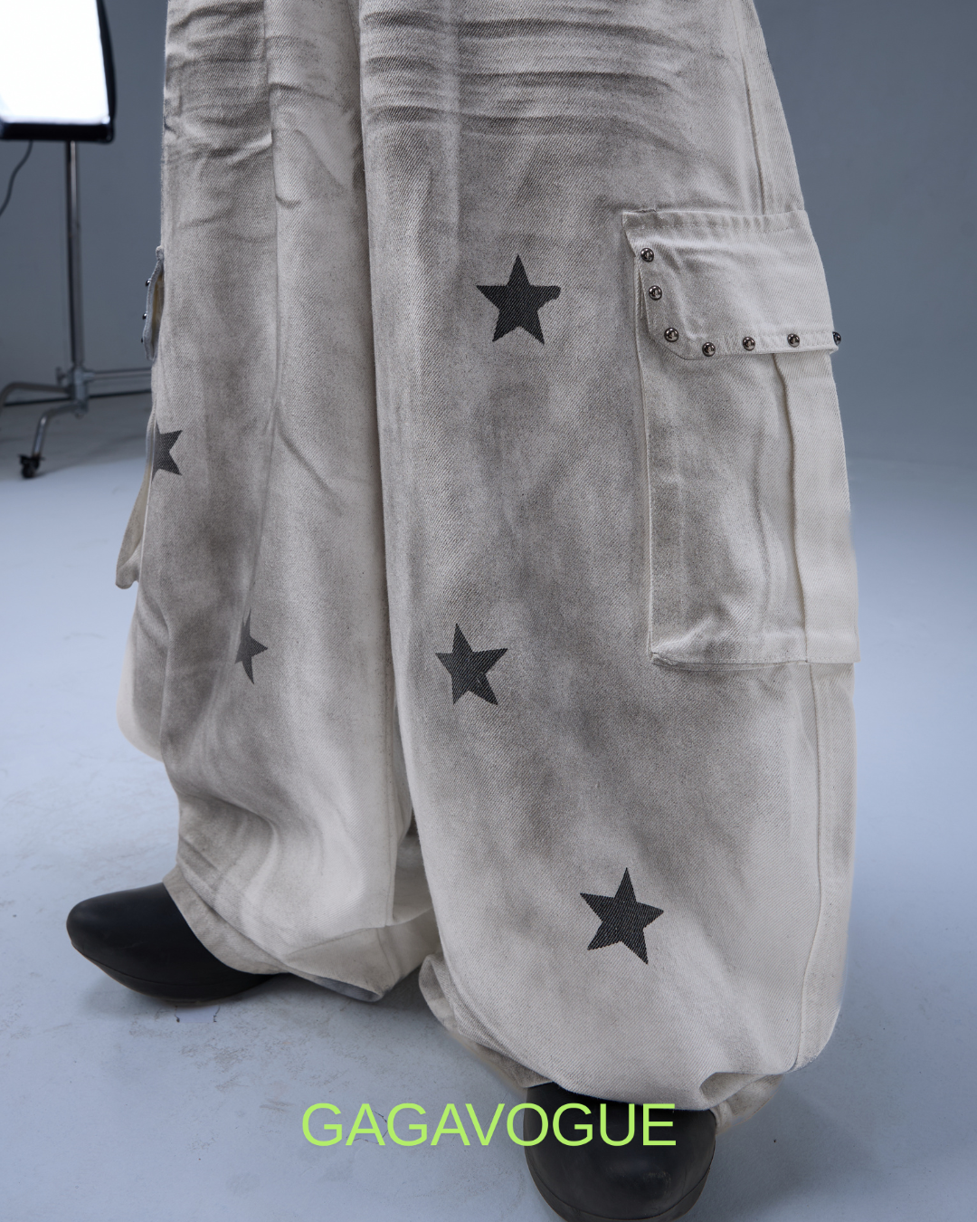 GAGAVOGUE STAR STUDDED MULTI-POCKET WIDE-LEG CARGO PANTS