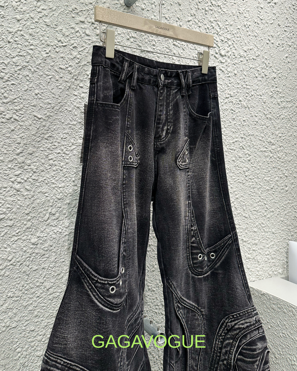 GAGAVOGUE CURVED PANEL MULTI-POCKET WIDE-LEG JEANS