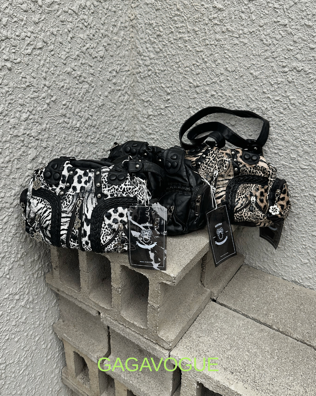GAGAVOGUE ANIMAL PRINT MULTI ZIP SHOULDER BAG
