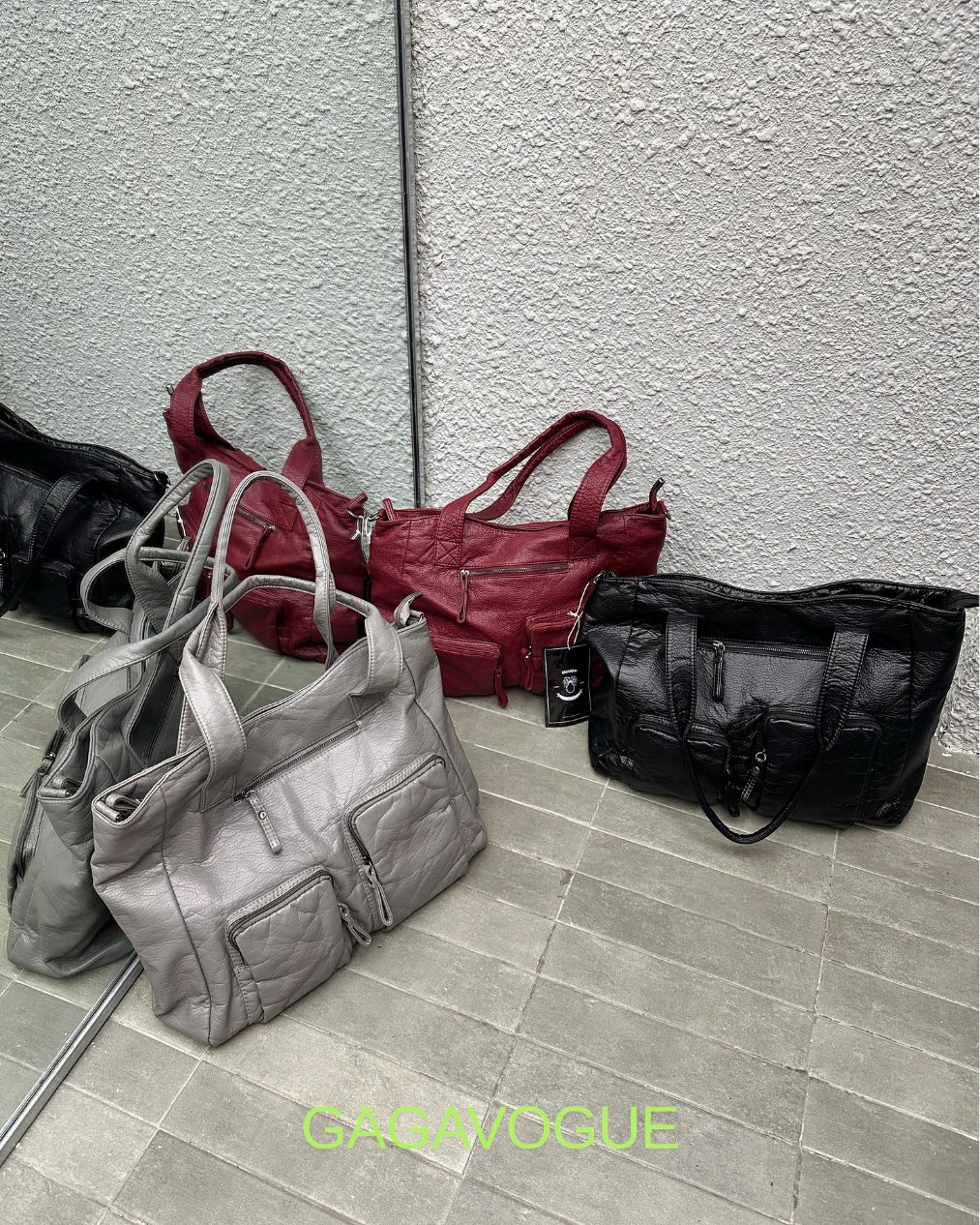 GAGAVOGUE MULTI POCKET OVERSIZED TOTE BAG