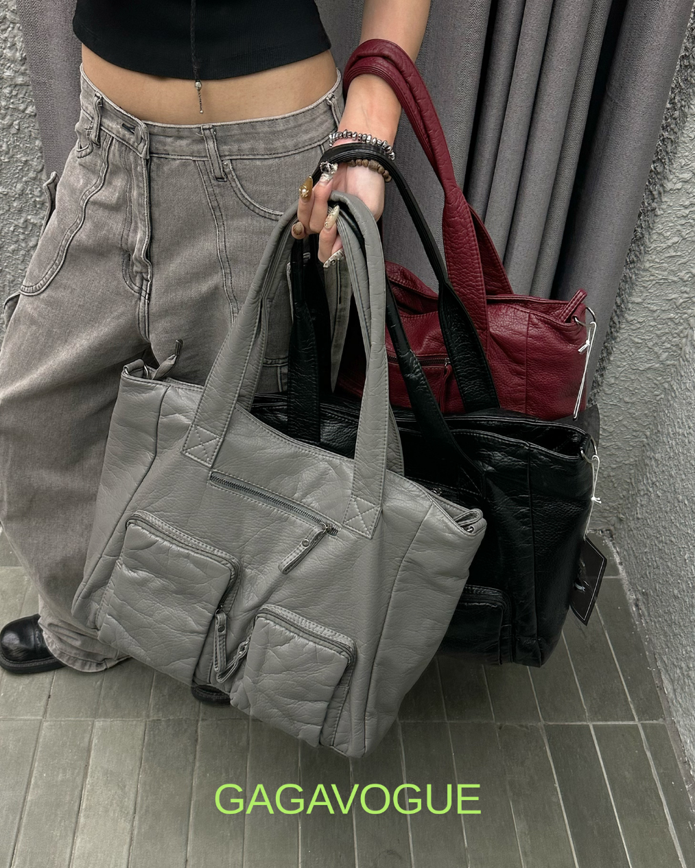 GAGAVOGUE MULTI POCKET OVERSIZED TOTE BAG