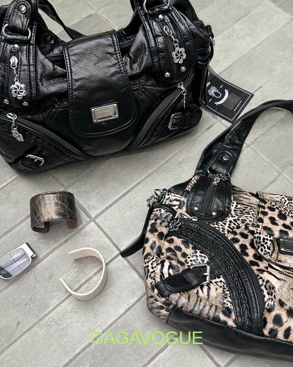 GAGAVOGUE VINTAGE MULTI POCKET SHOULDER BAG
