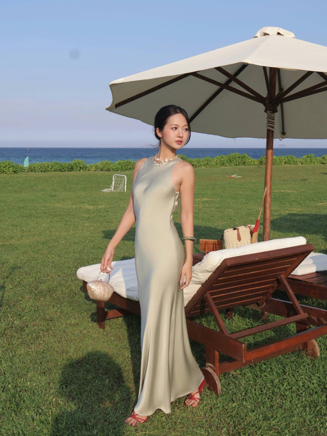 Đầm lụa cổ tròn khoét nách dáng Anie