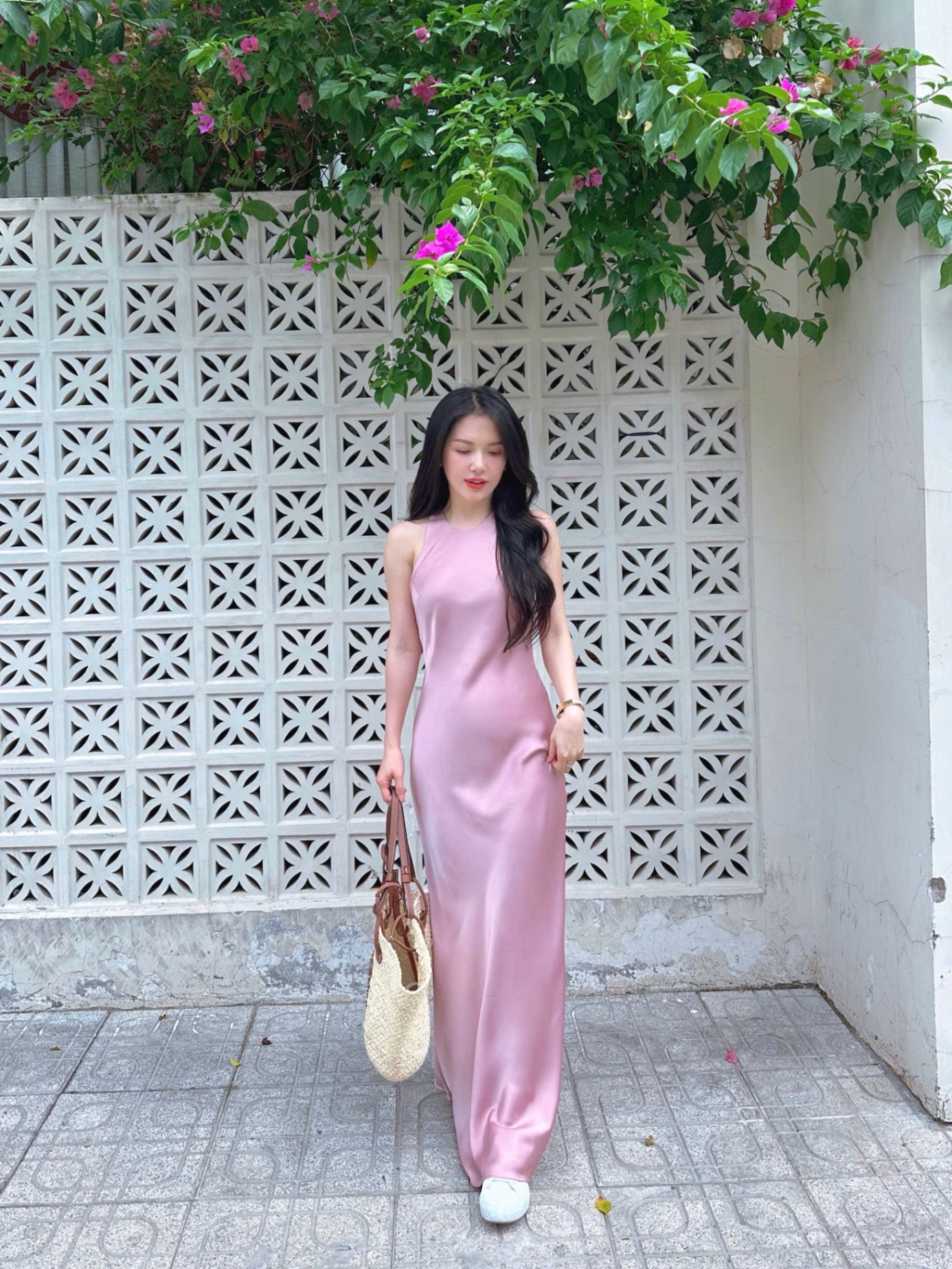 Đầm lụa cổ tròn khoét nách dáng Anie
