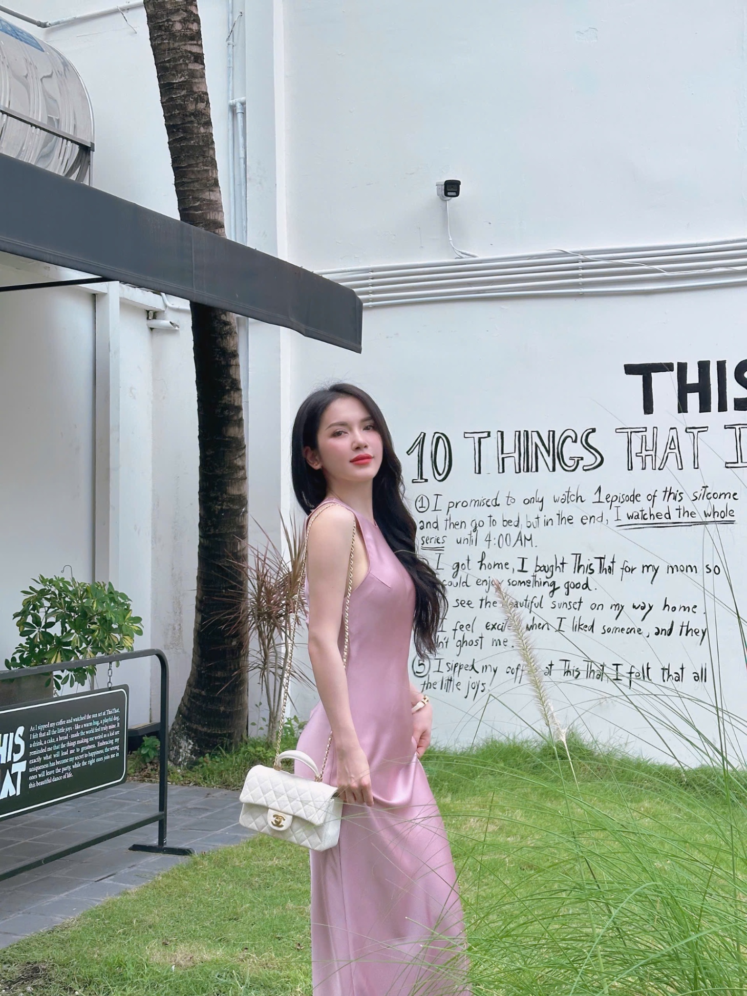 Đầm lụa cổ tròn khoét nách dáng Anie