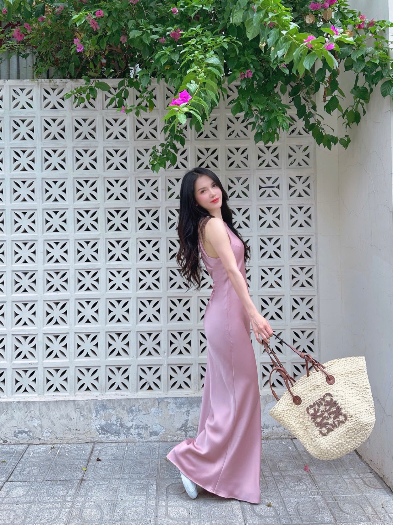 Đầm lụa cổ tròn khoét nách dáng Anie
