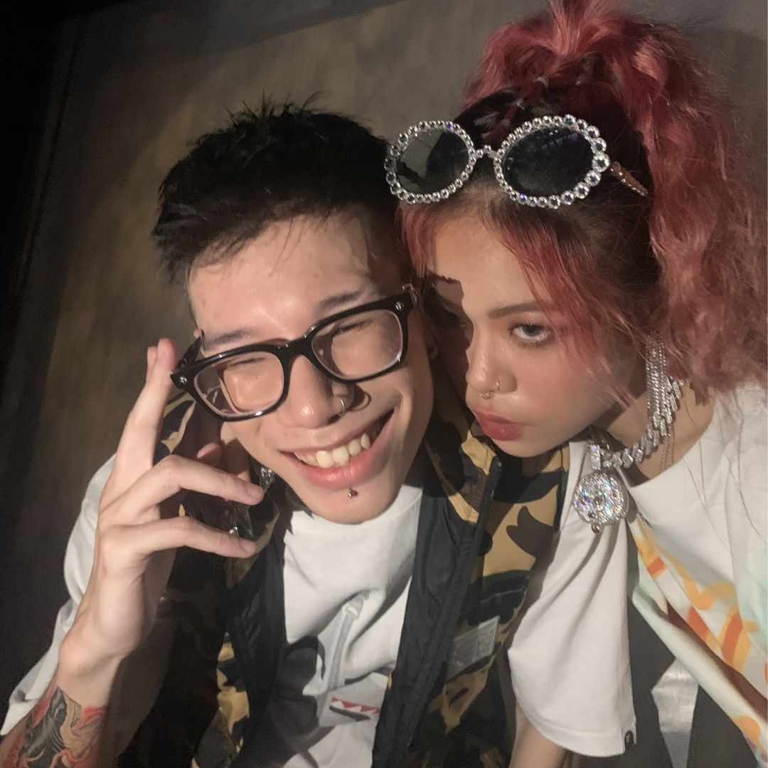 F2