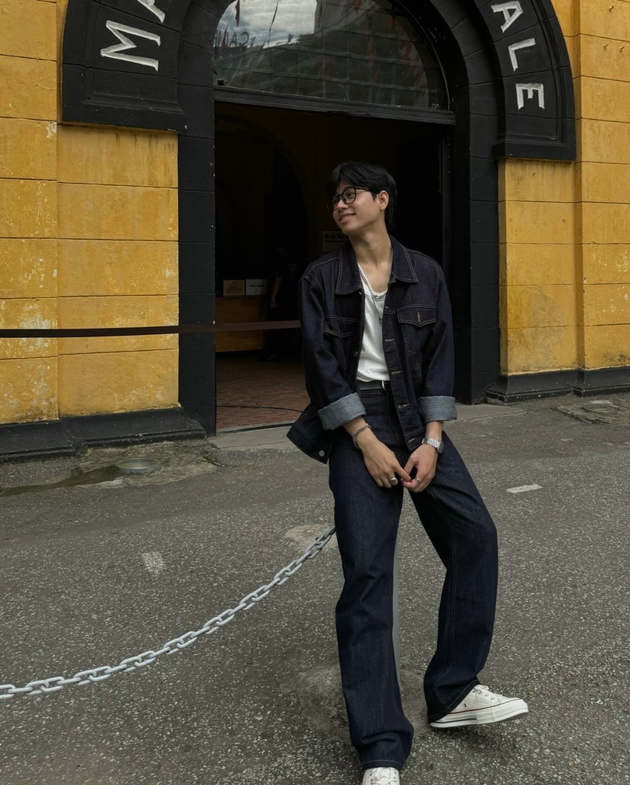 Quần Jeans Ống Suông T2517