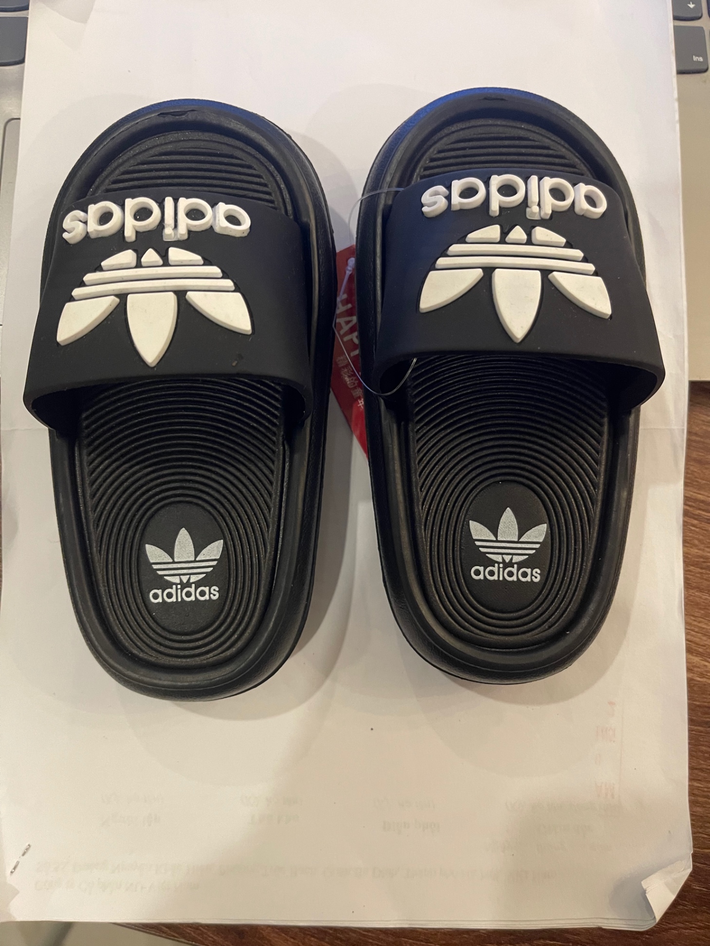 Dép lê adidas đen