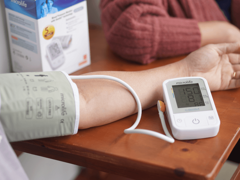 Cách đo huyết áp ở tư thế đúng chuẩn nhất