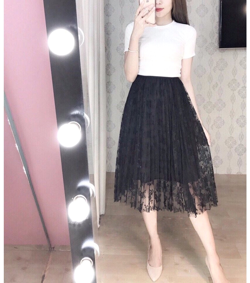 Bộ Lennco áo trắng hoa ren nổi + chân váy đen SHIN Baby Closet