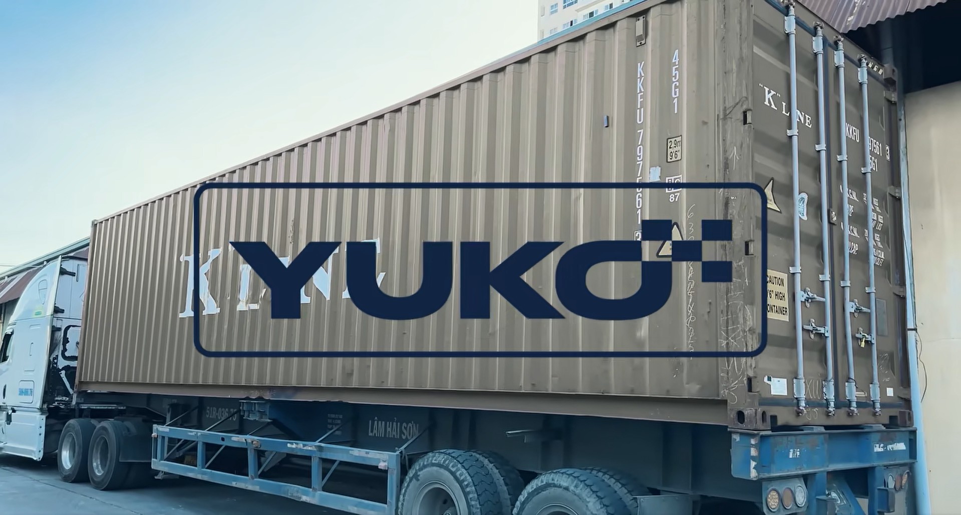 CONTAINER YUKO ĐÃ CẬP BẾN VIỆT NAM