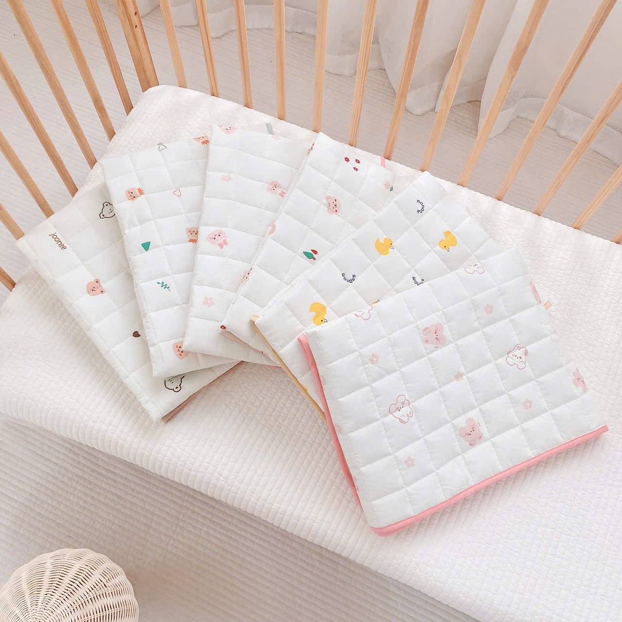 NEG - Thảm điều hòa chống thấm in họa tiết trần vuông Monona 50x70cm MNN109