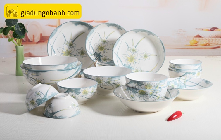 Xu Hướng Gốm Sứ 2025: Các Mẫu Chén Đĩa Siêu Hot Chủ Shop Cần Biết