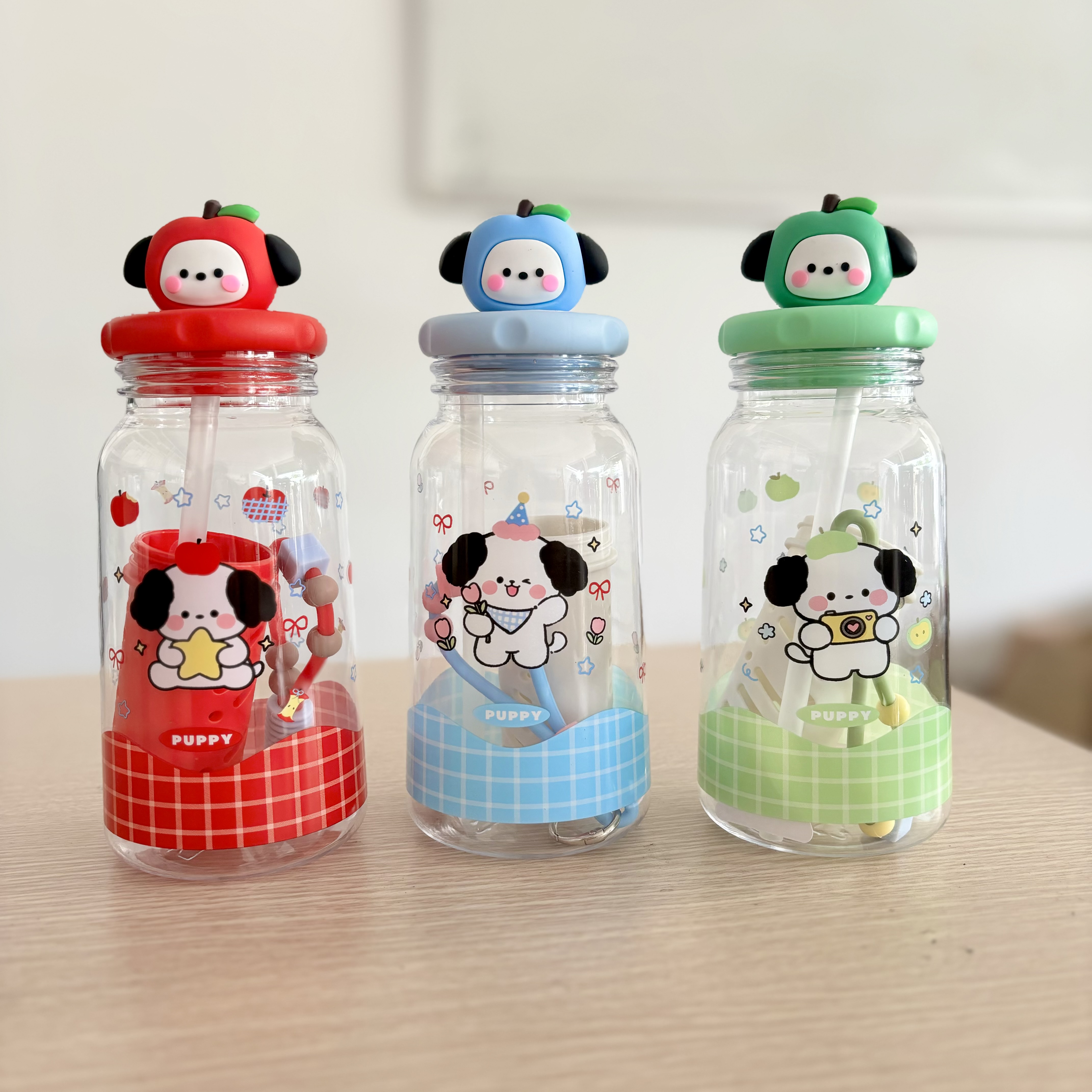[100] Bình Nước Nhựa Có Dây Xách CHARM TÁO 500ml