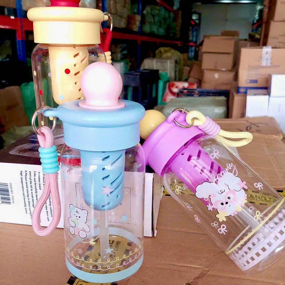 [100] Bình Nước Nhựa Hình Thú Cưng Có Dây Xách Charm TRÒN 500ml