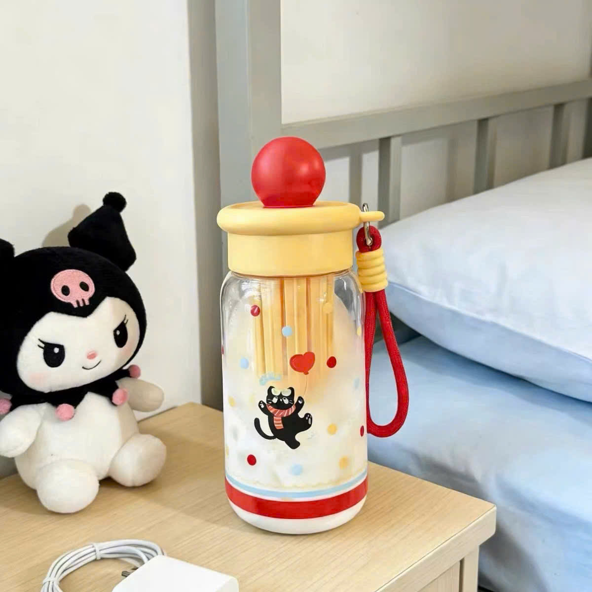 [100] Bình Nước Nhựa Hình Thú Cưng Có Dây Xách Charm TRÒN 500ml