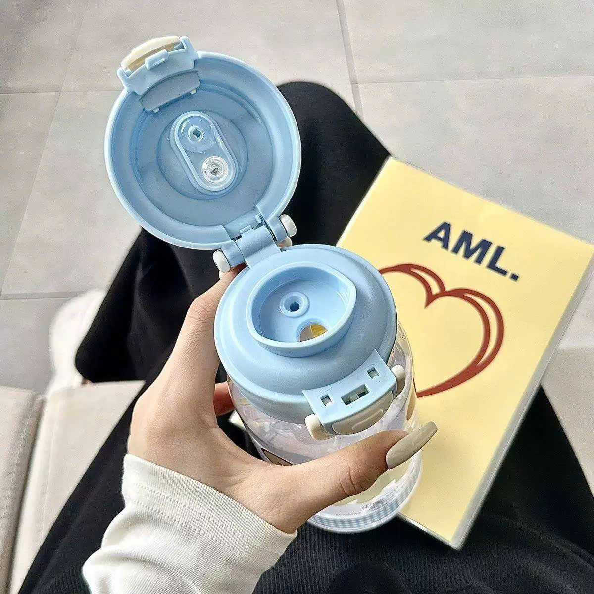 [100] Bình Nước Nhựa Trẻ Em Charm HELLO KITTY 550ml