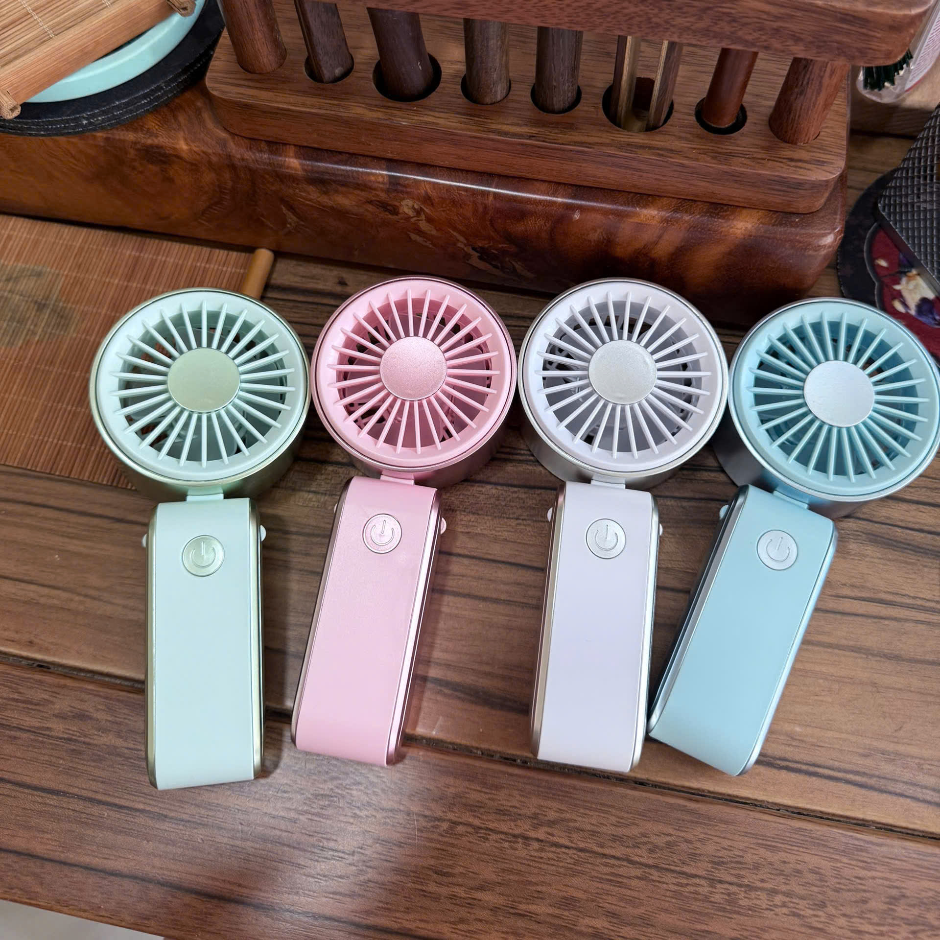 [100] Quạt Cầm Tay Gập Có Dây Đeo YM88265 (V)