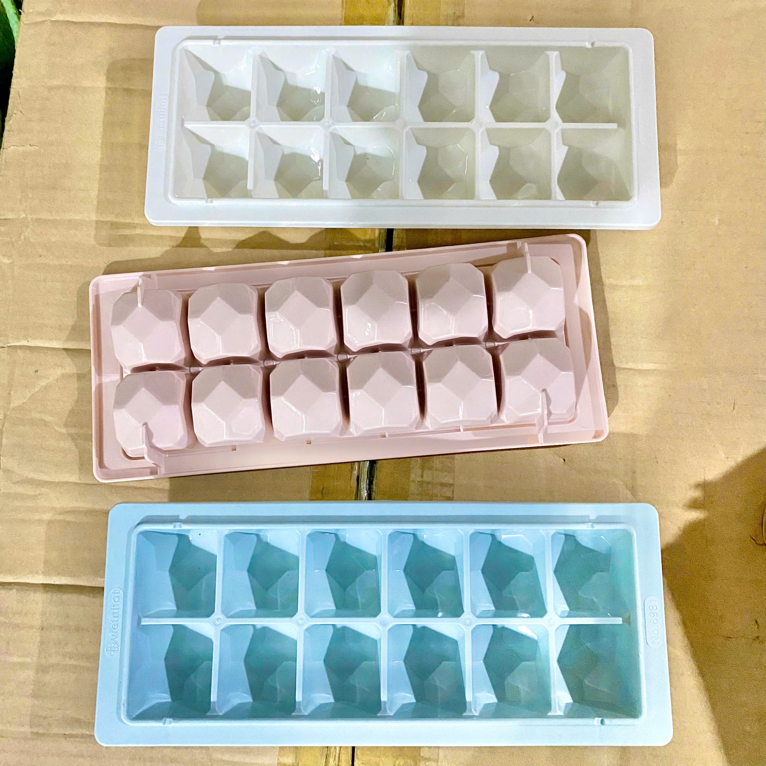 [100] Vỉ Đá Kim Cương 12 Viên 6981