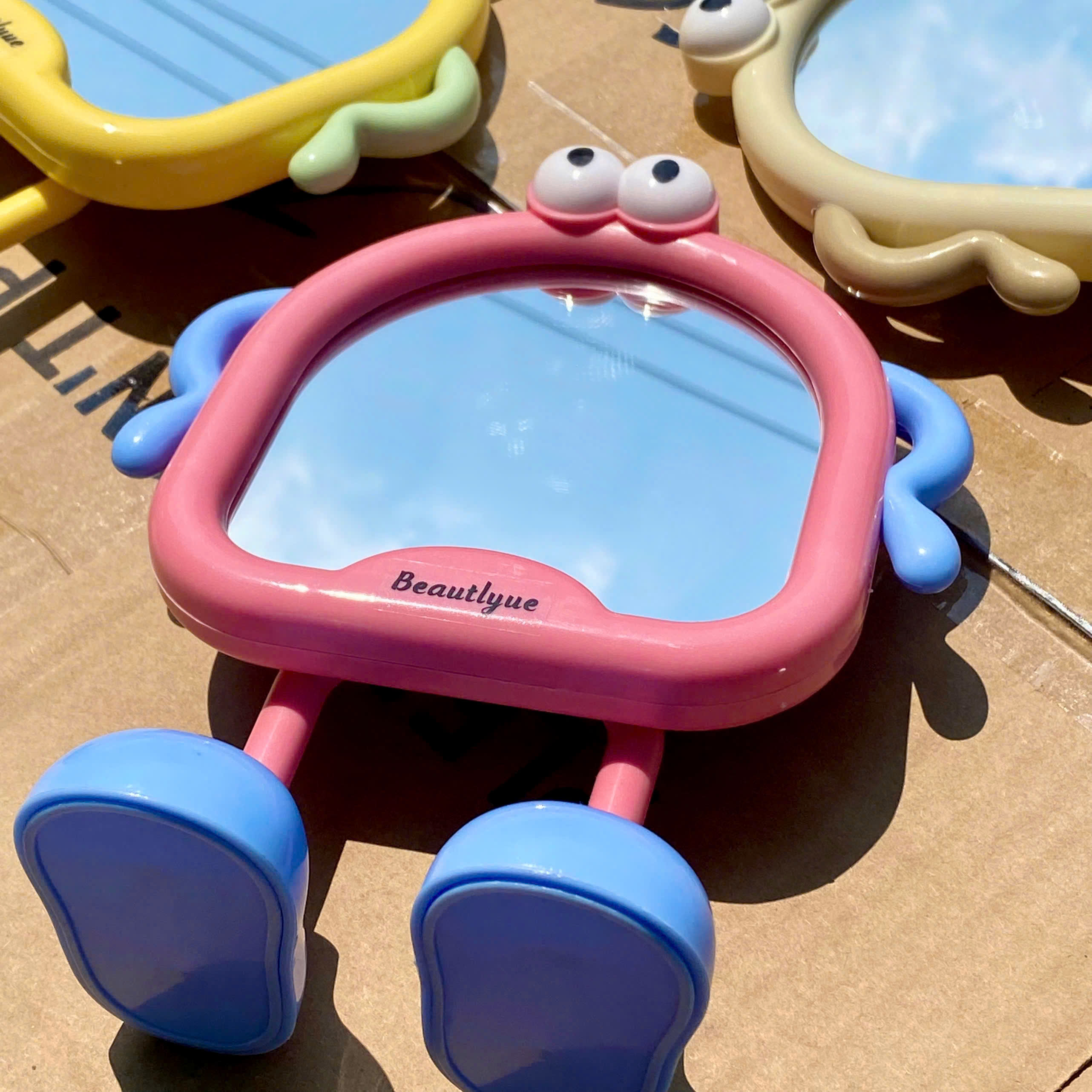 [105] Gương Để Bàn Hoạt Hình Có Chân BEAUTIFUL