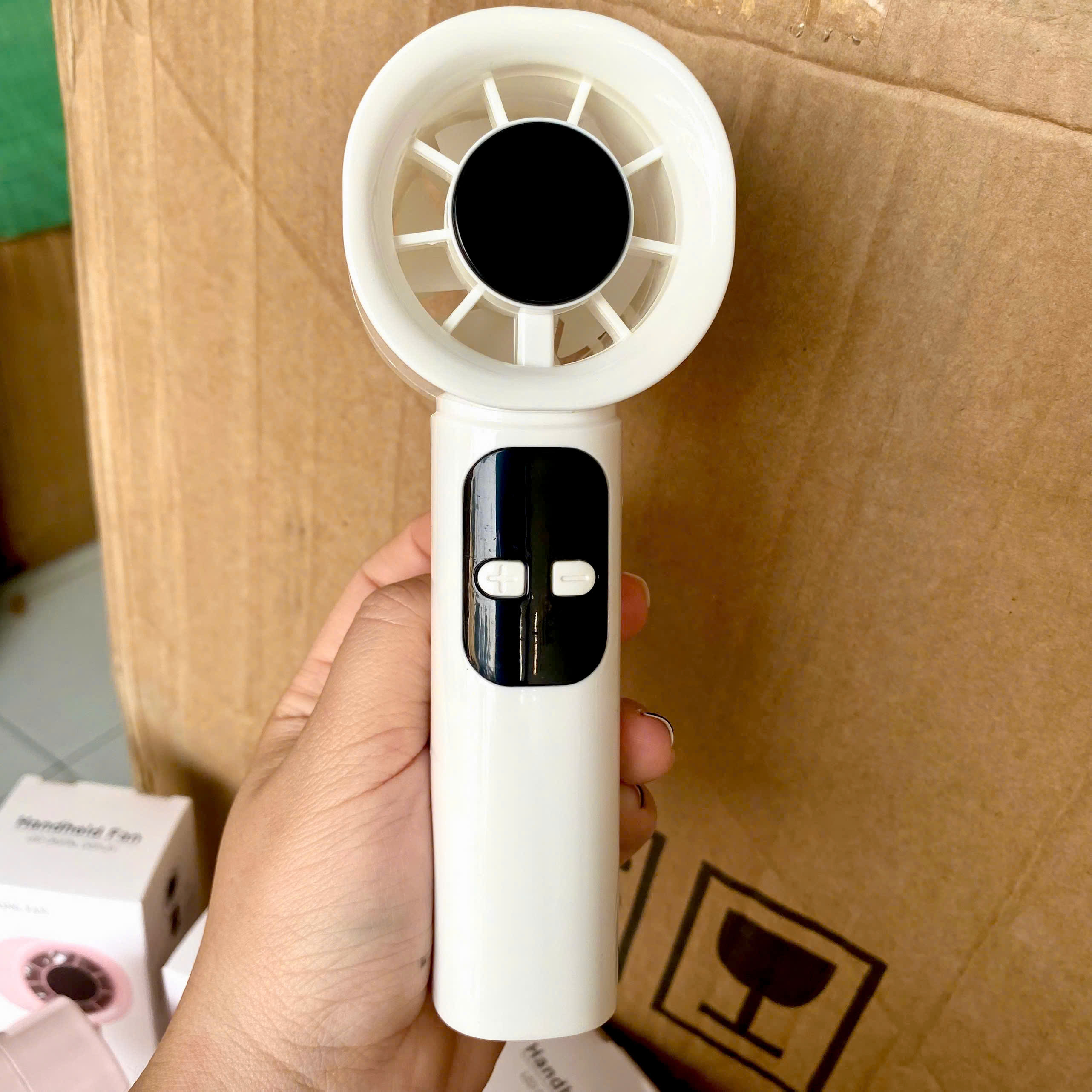 [120] Quạt Mini Cầm Tay Màn Hình Led JL8911