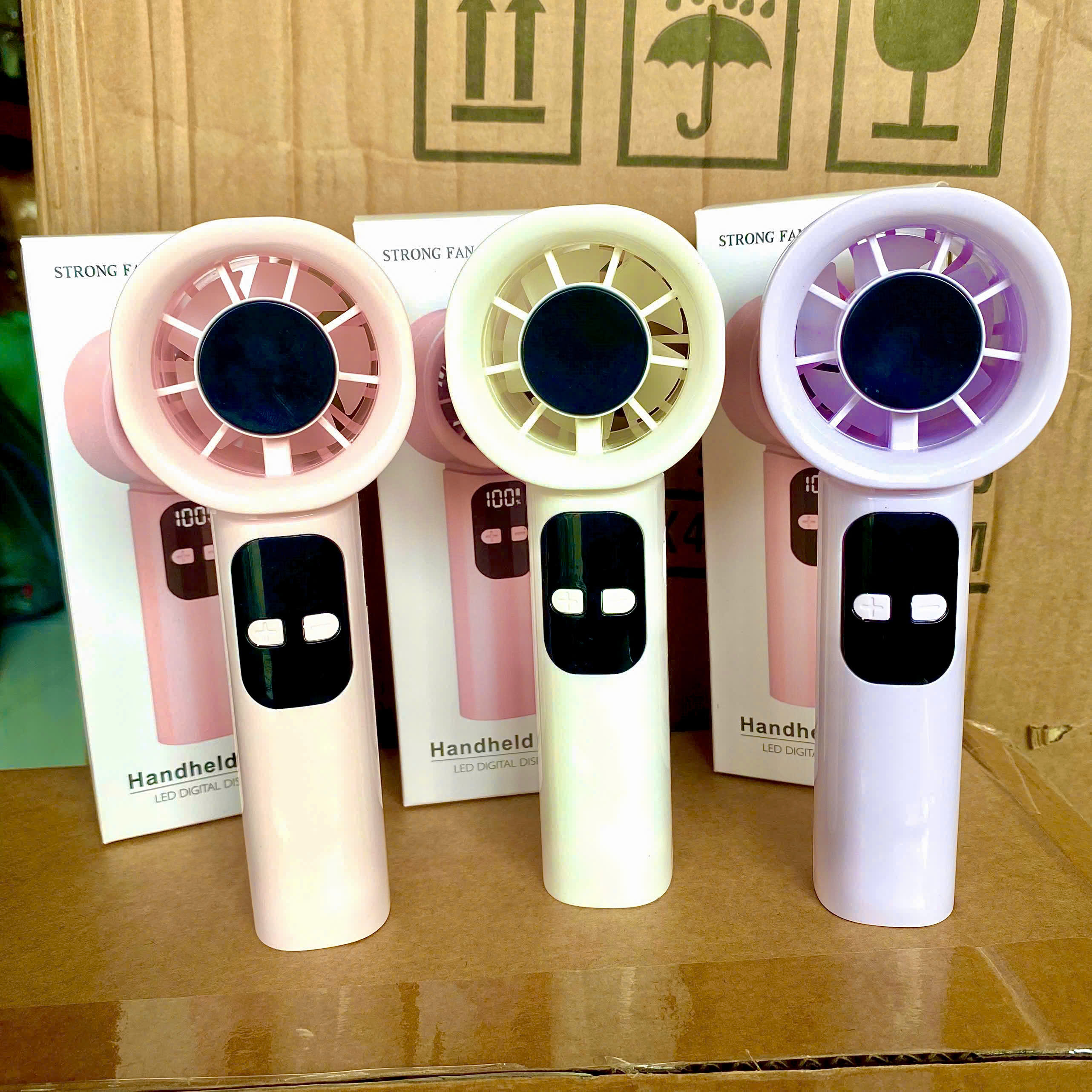 [120] Quạt Mini Cầm Tay Màn Hình Led JL8911