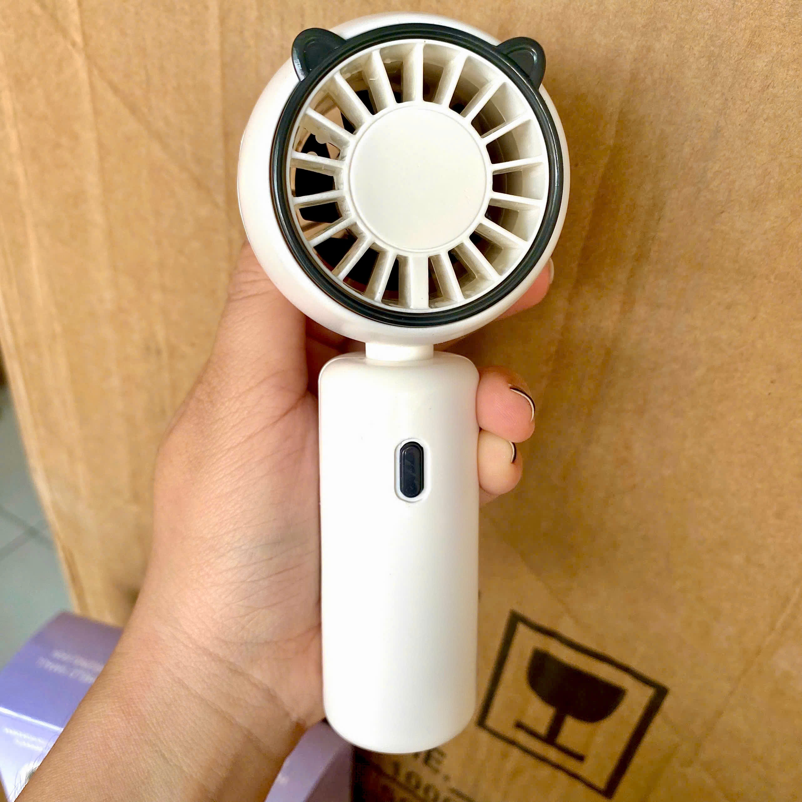 [120] Quạt Mini Cầm Tay TAI MÈO No6395