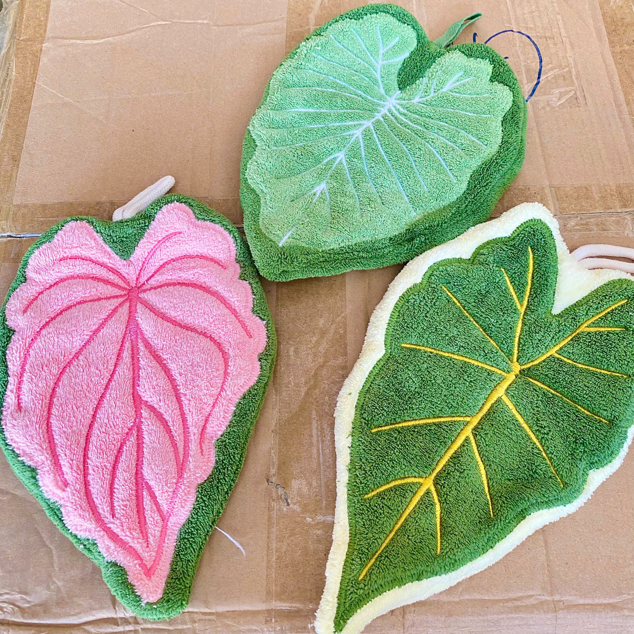 [189] Khăn Lau Tay Hình LÁ