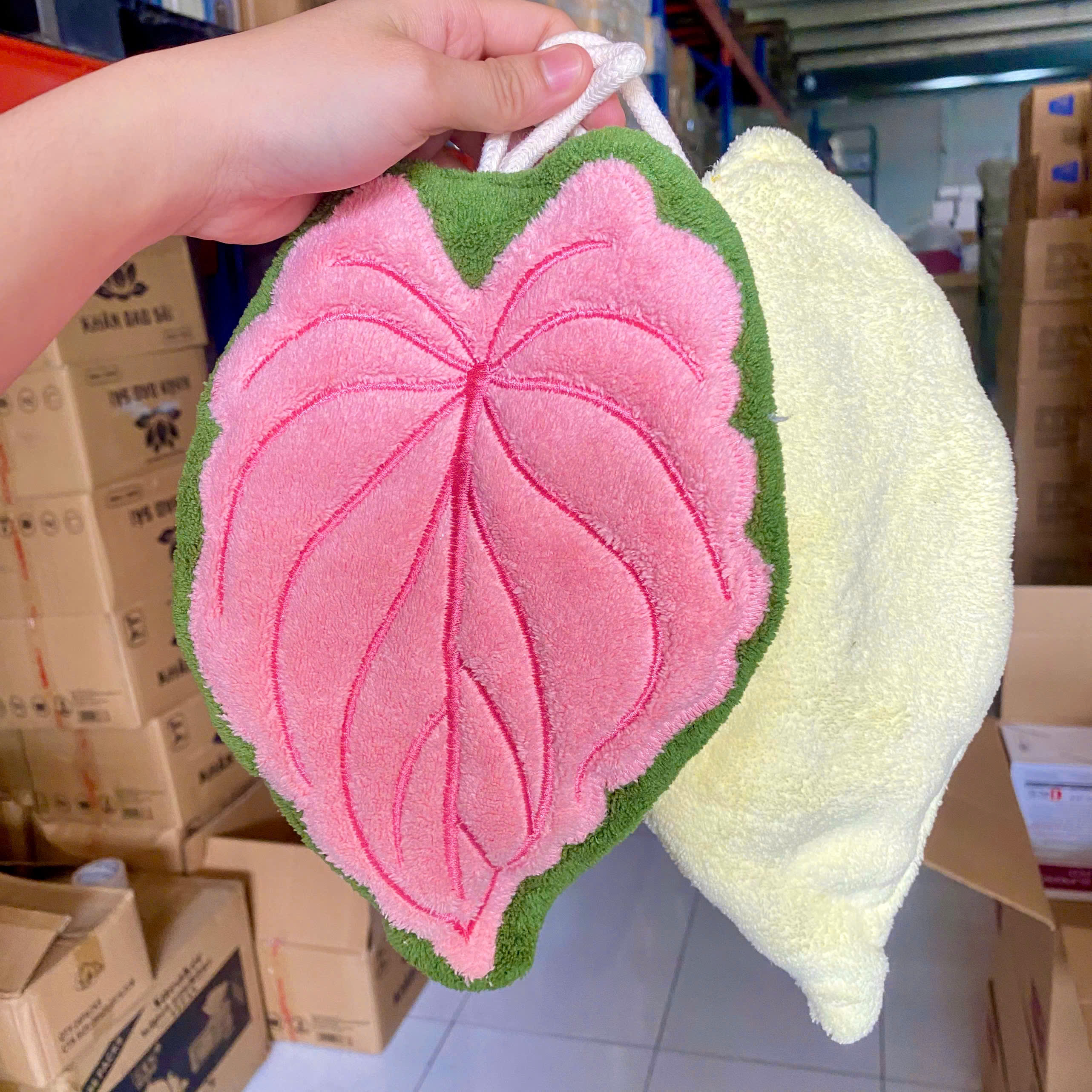 [189] Khăn Lau Tay Hình LÁ