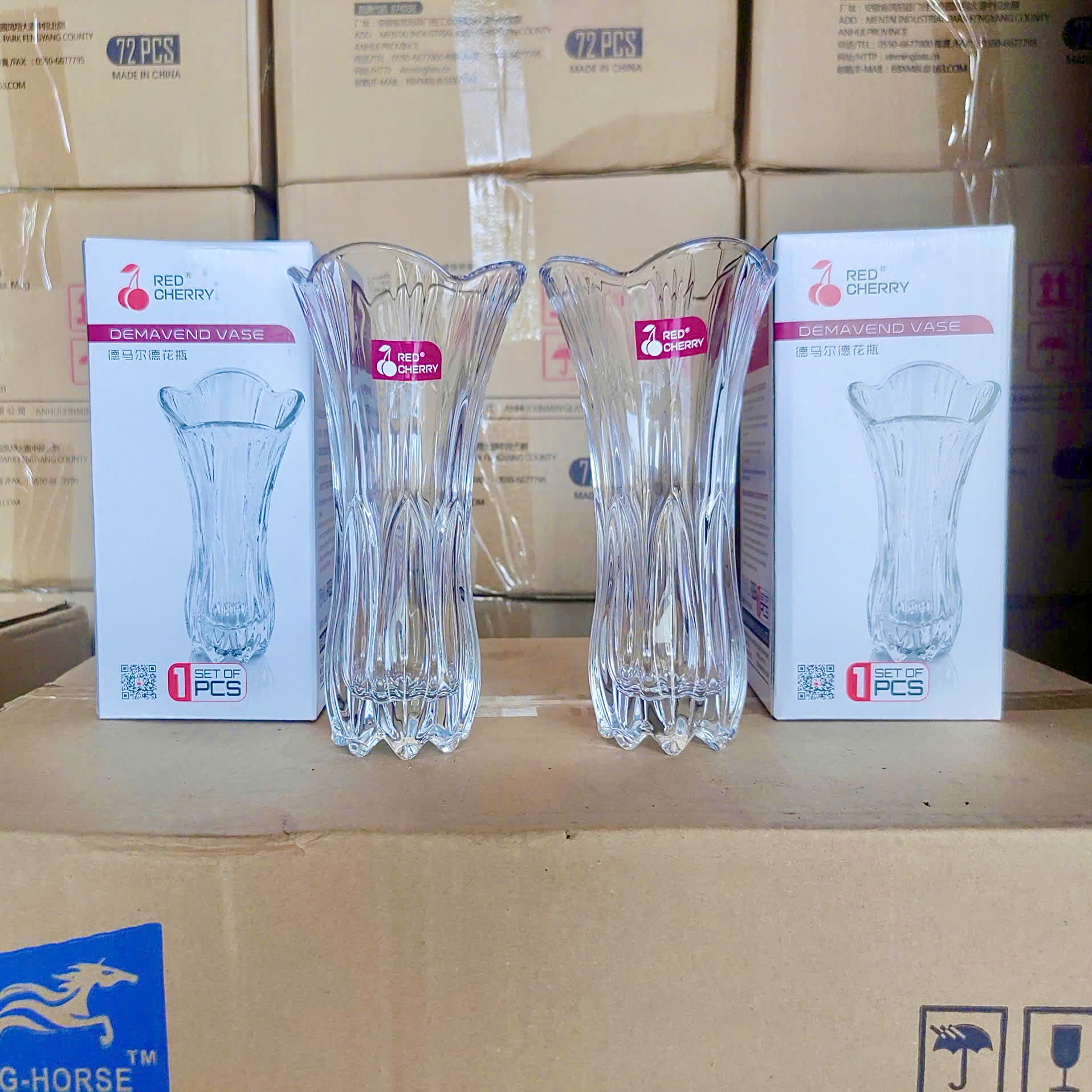 [24] Bình Cắm Hoa Thủy Tinh 19cm Red Cherry XMHP-FP069 (V)