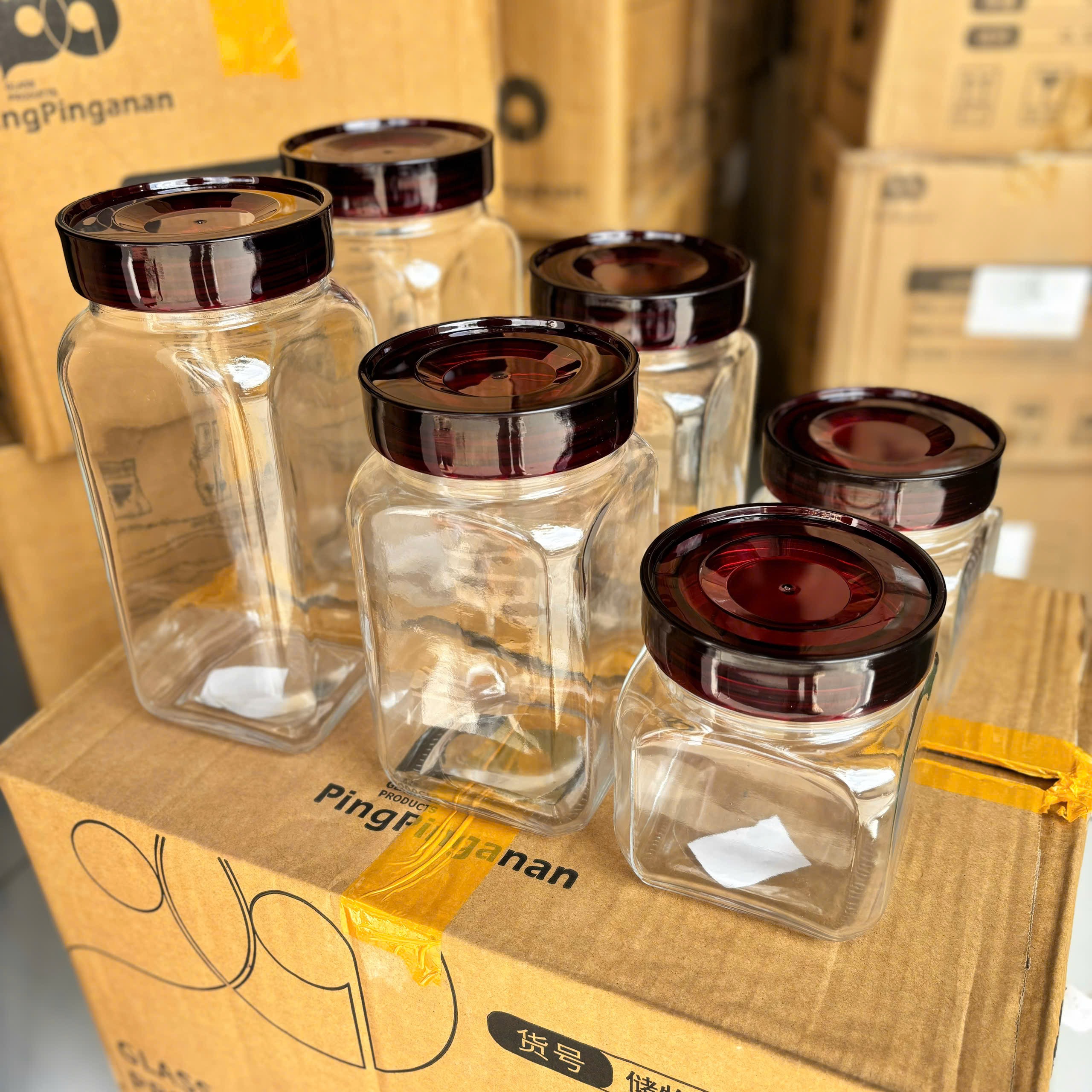 [24] Hủ Thủy Tinh Vuông Nắp Đỏ N620 1250ml (V)