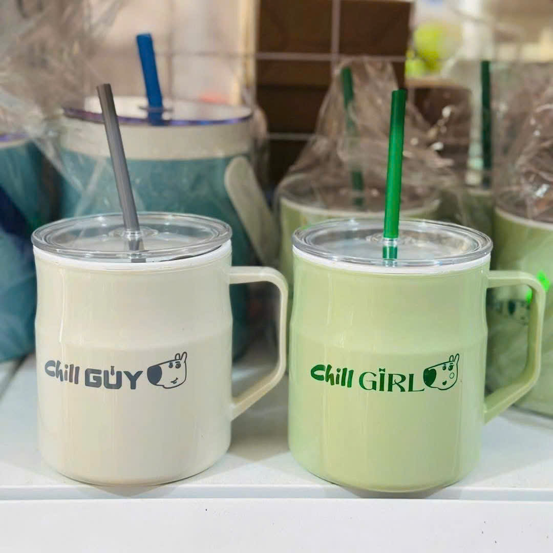 [24] Ly Nhựa Có Tay Cầm CHILL GIRL 700ml (V)