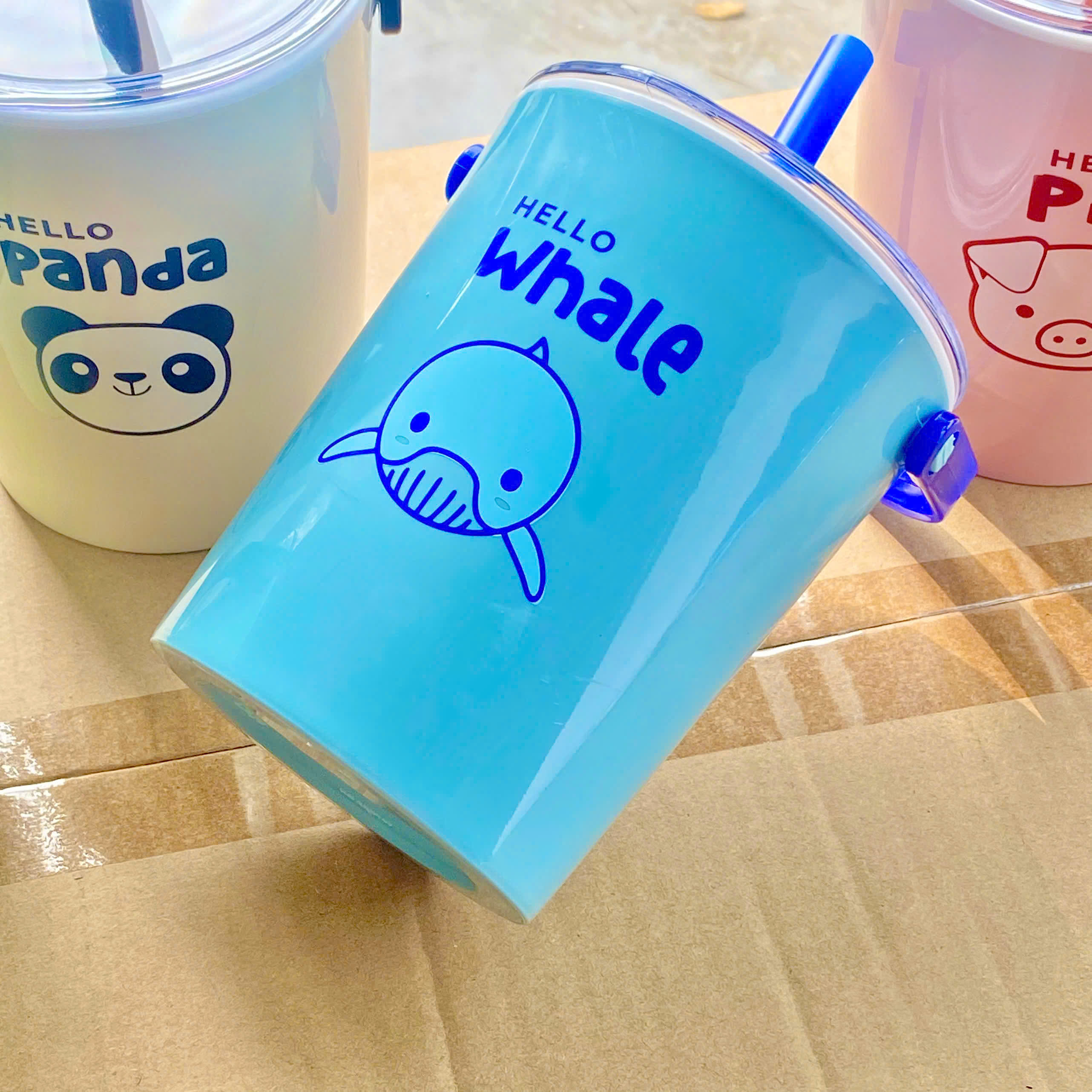 [24] Ly Nhựa Giữ Nhiệt X.O Có Quai Xách 1000ml 5810 (V)